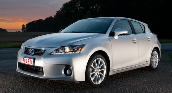 Lexus-CT200h Front View