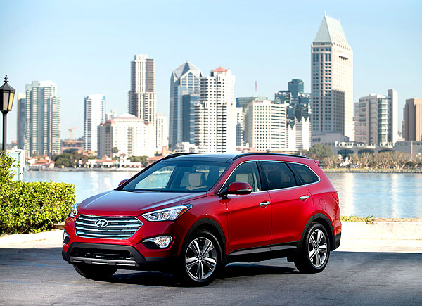 2013-Hyundai-SantaFe_front_main