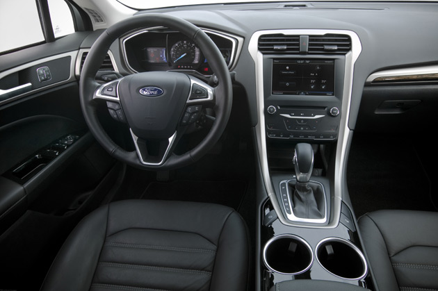 2013-Ford-Fusion-Hybrid-Dash