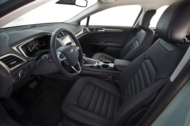 2013-Ford-Fusion-Hybrid-Interior