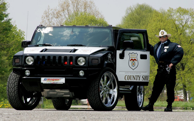USA-Hummer-H2-Police-Car