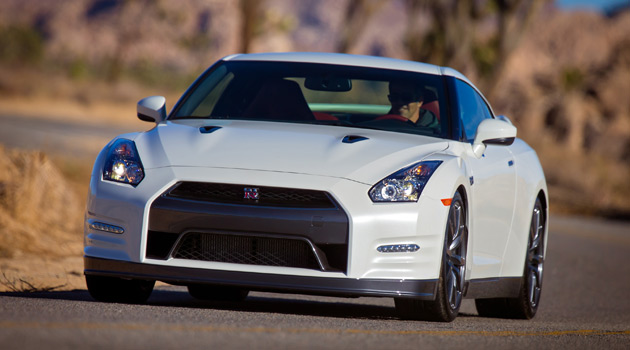 2014-Nissan-GT-R-Premium