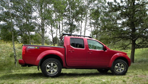 2013-Nissan-Frontier-Pro4X-2