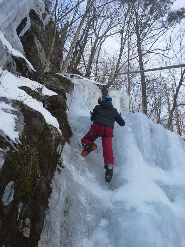 Ice-Climbing-4