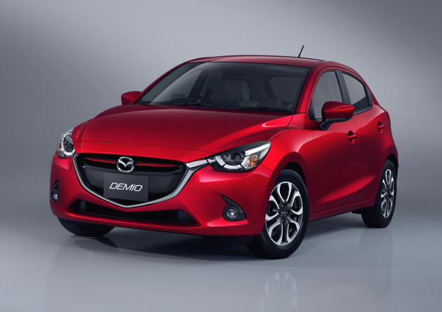 2016-Mazda2-1