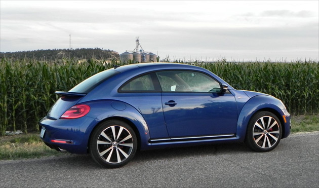 2014-Volkswagen-Beetle-R-Line-2