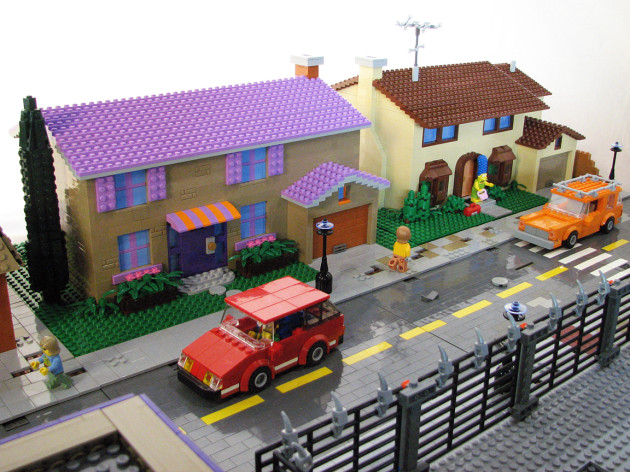 TheSimpsons-LEGO-3