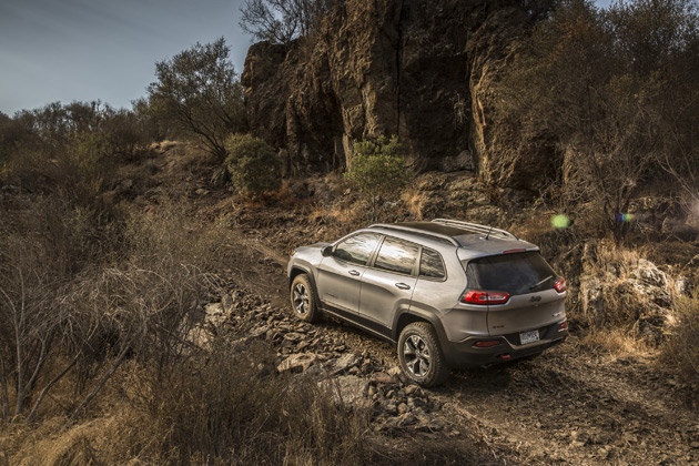 Jeep-Cherokee-Trailhawk-2