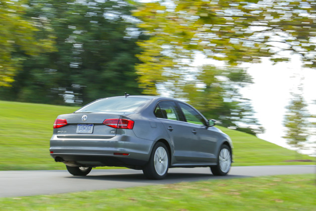 2015-VW-Jetta-4