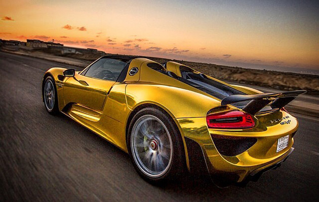 Gold-Porsche-918-Spyder-2