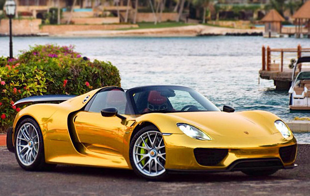 Gold-Porsche-918-Spyder-4