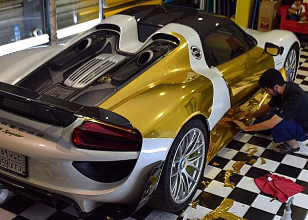 Gold-Porsche-918-Spyder-8