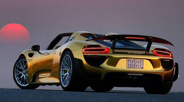 Gold-Porsche-918-Spyder