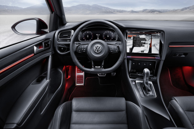 Volkswagen-Golf-R-Touch-2