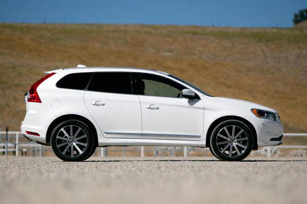 2015-Volvo-XC60-T6-3