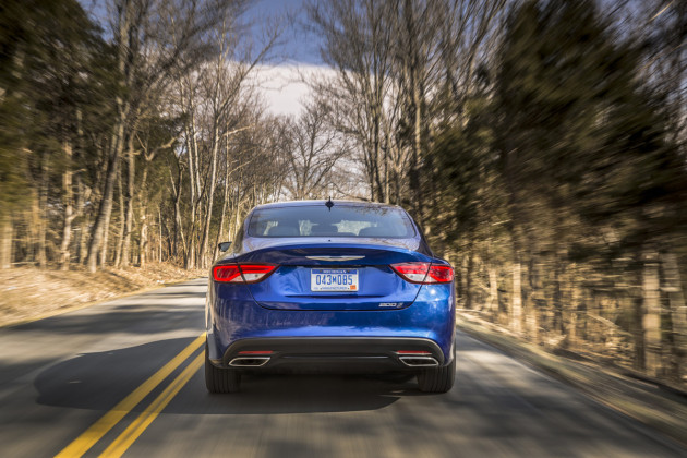 2015-Chrysler-200-4