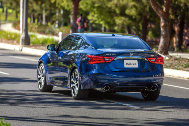 2016-Nissan-Maxima-2