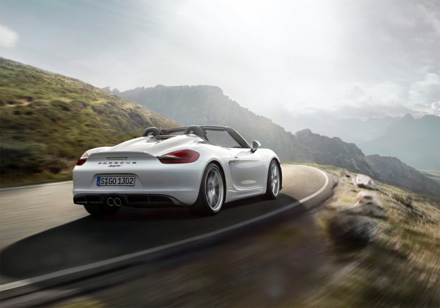 2016-Porsche-Boxster-Spyder-2