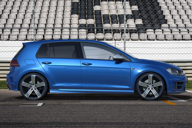 2015-VW-Golf_R_3