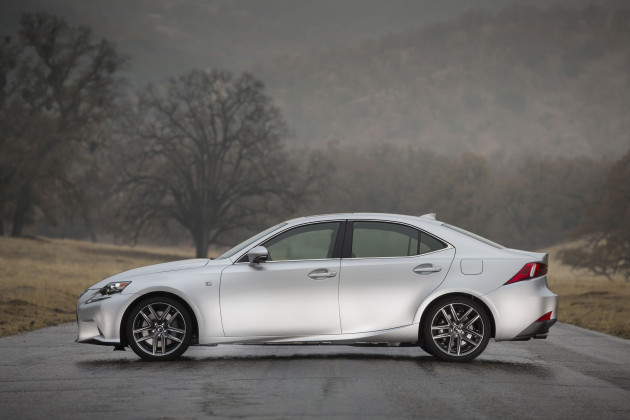 2016_Lexus_IS_350_F_SPORT