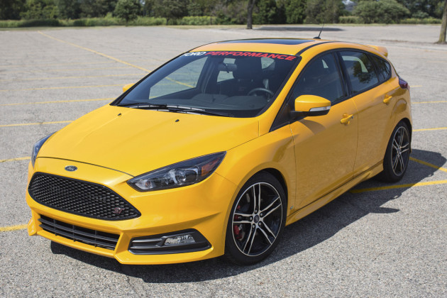 2015-Ford-Focus-ST-1