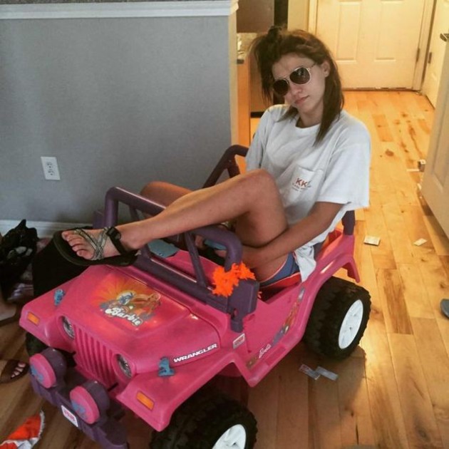 Tara Monroe - Barbie Jeep