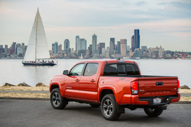2016-Toyota-Tacoma-TRD-Sport-2