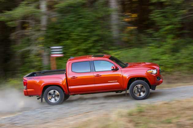 2016-Toyota-Tacoma-TRD-Sport-3