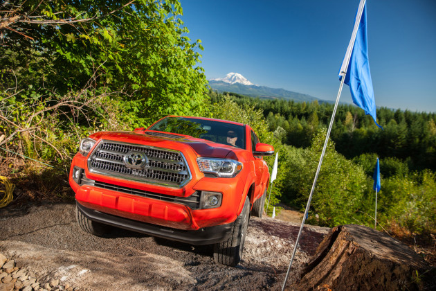 2016-Toyota-Tacoma-TRD-Sport_5