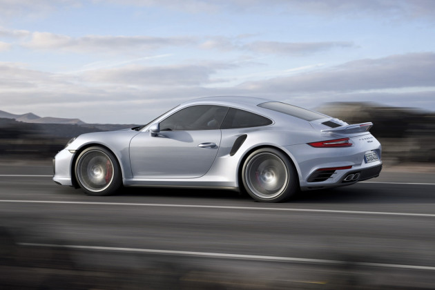 2017-Porsche-911-Turbo-2