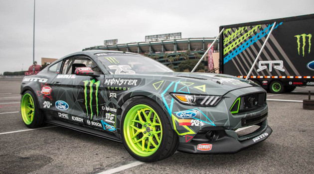 Virtual Drifting With Vaughn Gittin Jr.