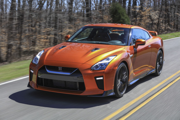 2017-Nissan-GTR-2