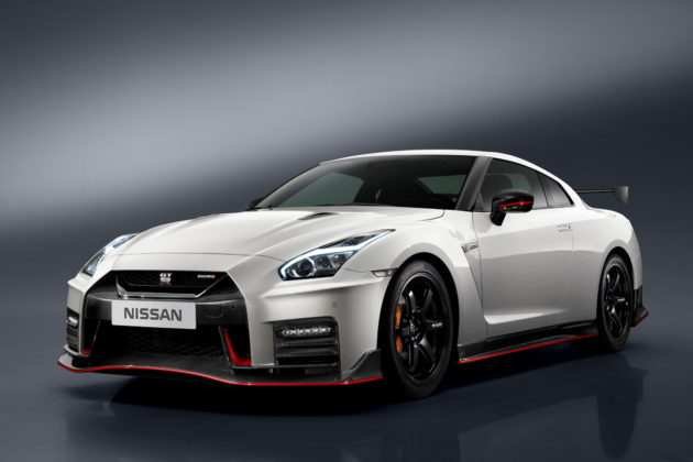 2017-Nissan-GT-R-NISMO-1