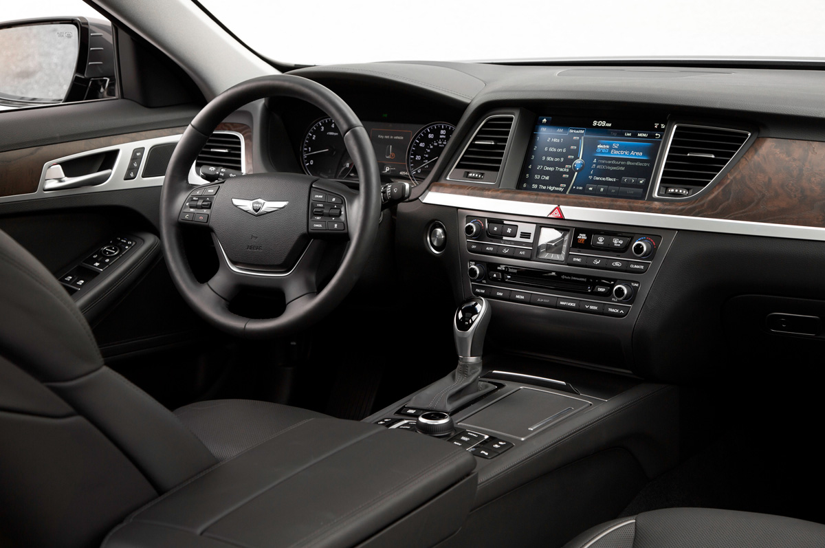 2016 Hyundai Genesis AWD 3.8 - interior