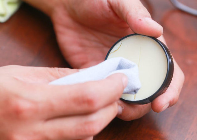 remove-scratches-glasses-3