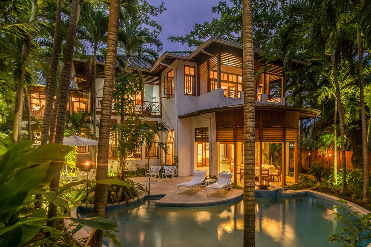 Airbnb Luxe - Palm Villa in Cornwall County, Jamaica
