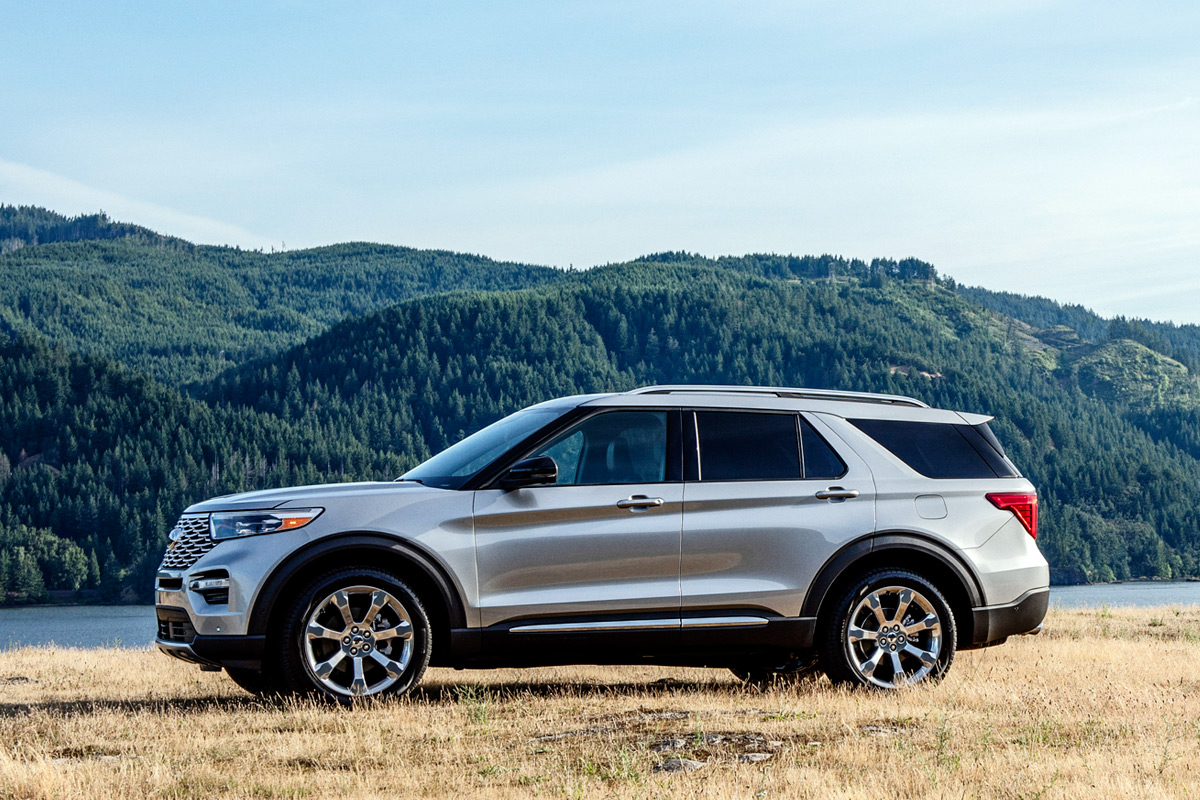 2020 Ford Explorer in Iconic Silver