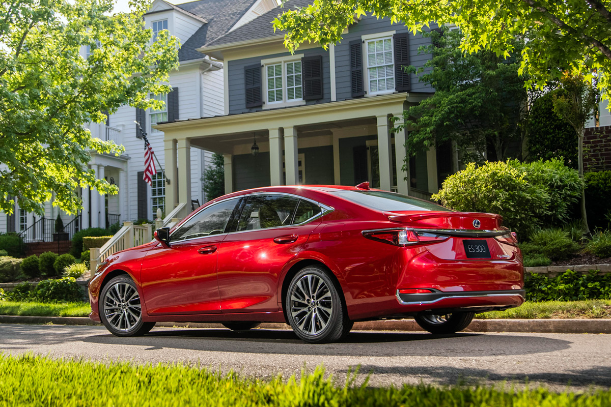 The 2019 Lexus ES 350 Offers Everything One Could Want In A Luxury Sedan1200 x 800