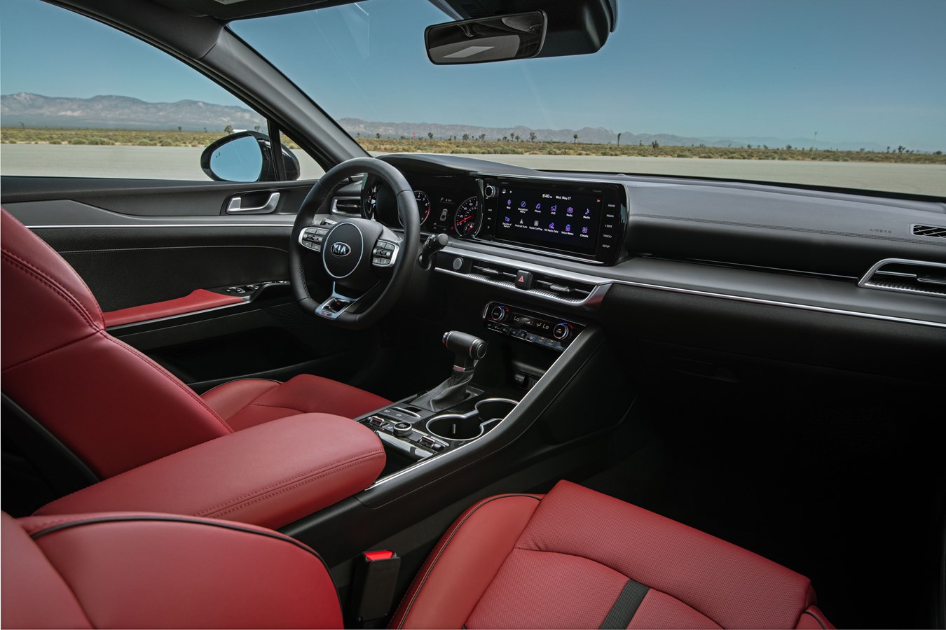 2021 Kia K5 GT interior