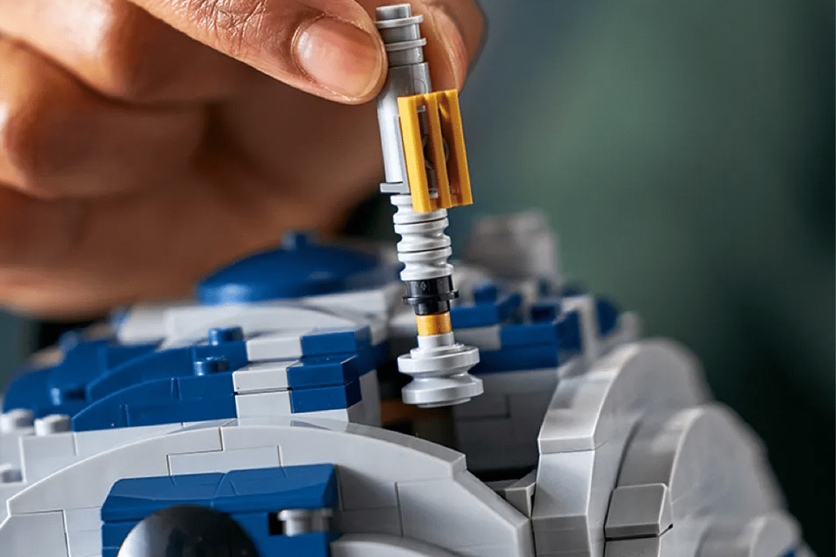 LEGO Star Wars R2-D2 set