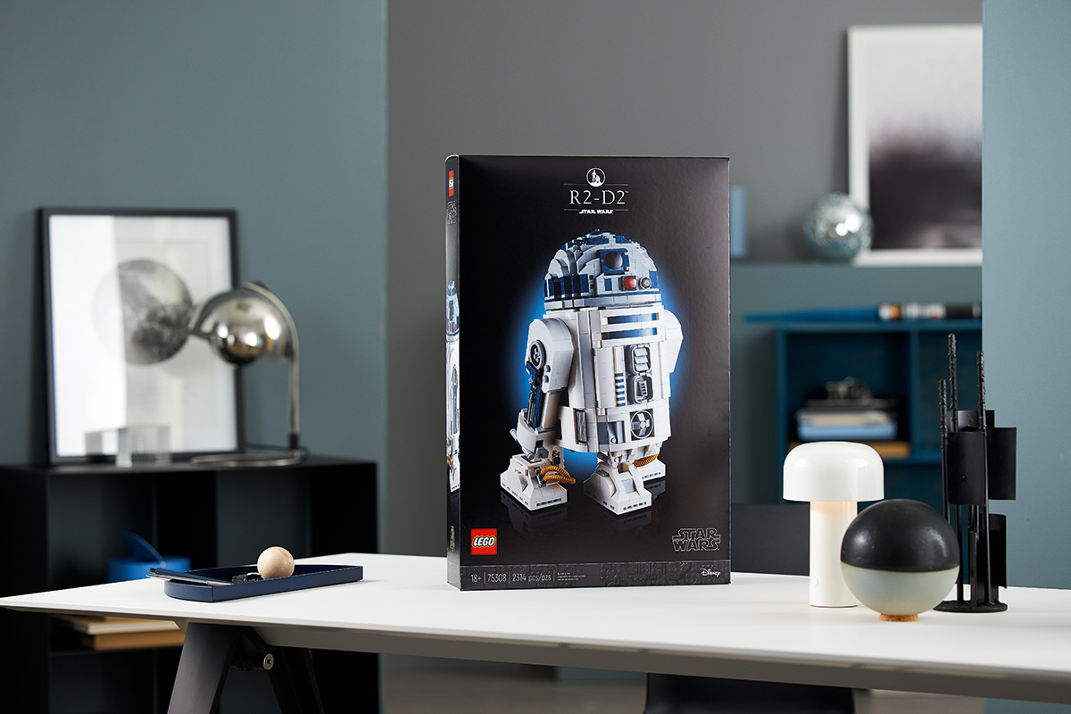 LEGO Star Wars R2-D2 set
