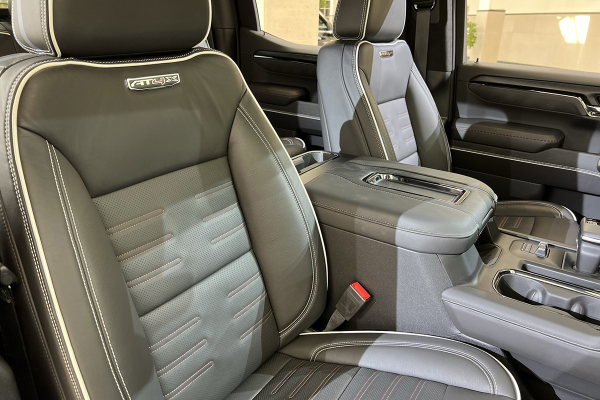 2022 GMC Sierra Denali AT4X - Front seats