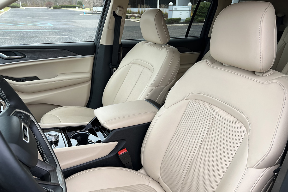 2021 Jeep Grand Cherokee L Limited front seats