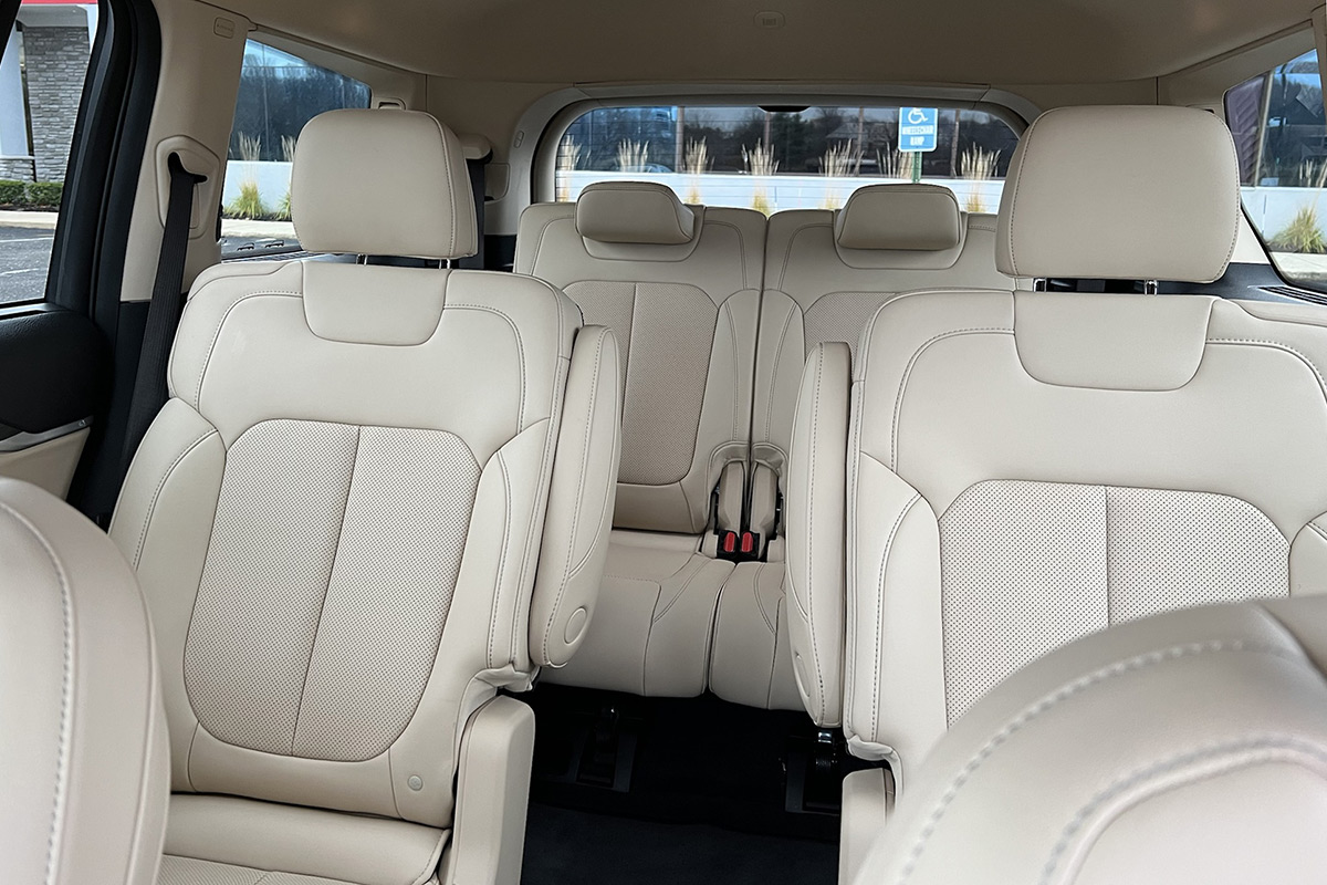 2021 Jeep Grand Cherokee L Limited rear seating