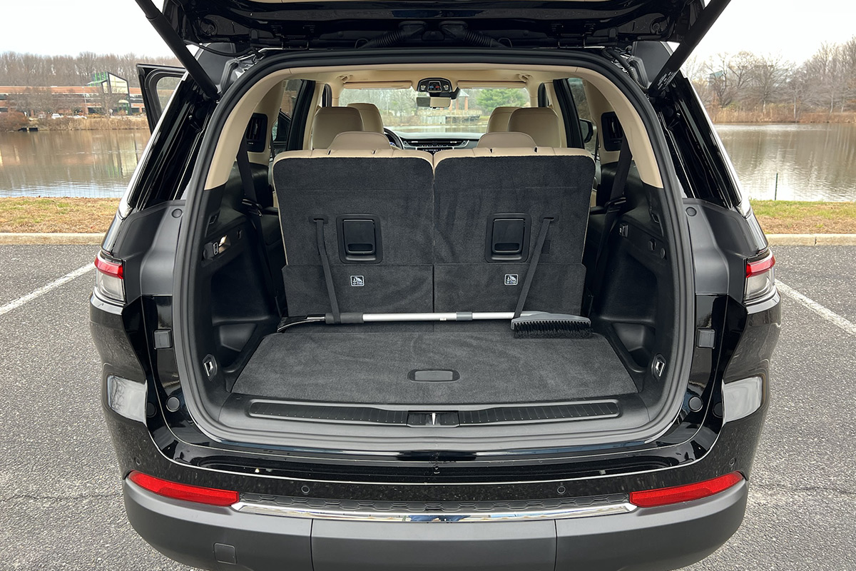 2021 Jeep Grand Cherokee L Limited trunk area