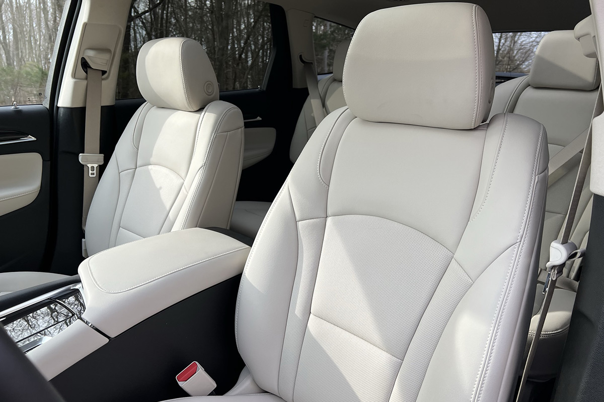 2022 Buick Enclave Essence front seats