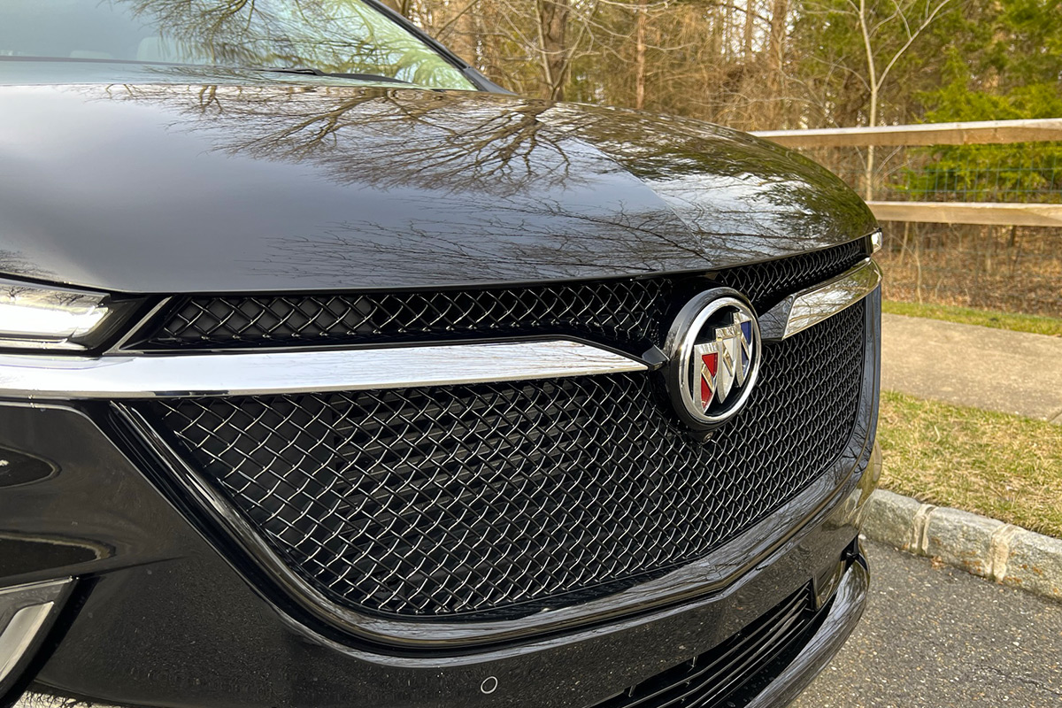 2022 Buick Enclave Sport Touring grille