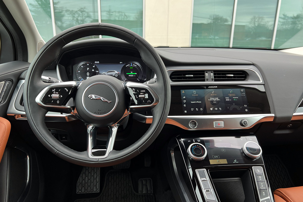 2022 Jaguar I-PACE EV400 HSE interior