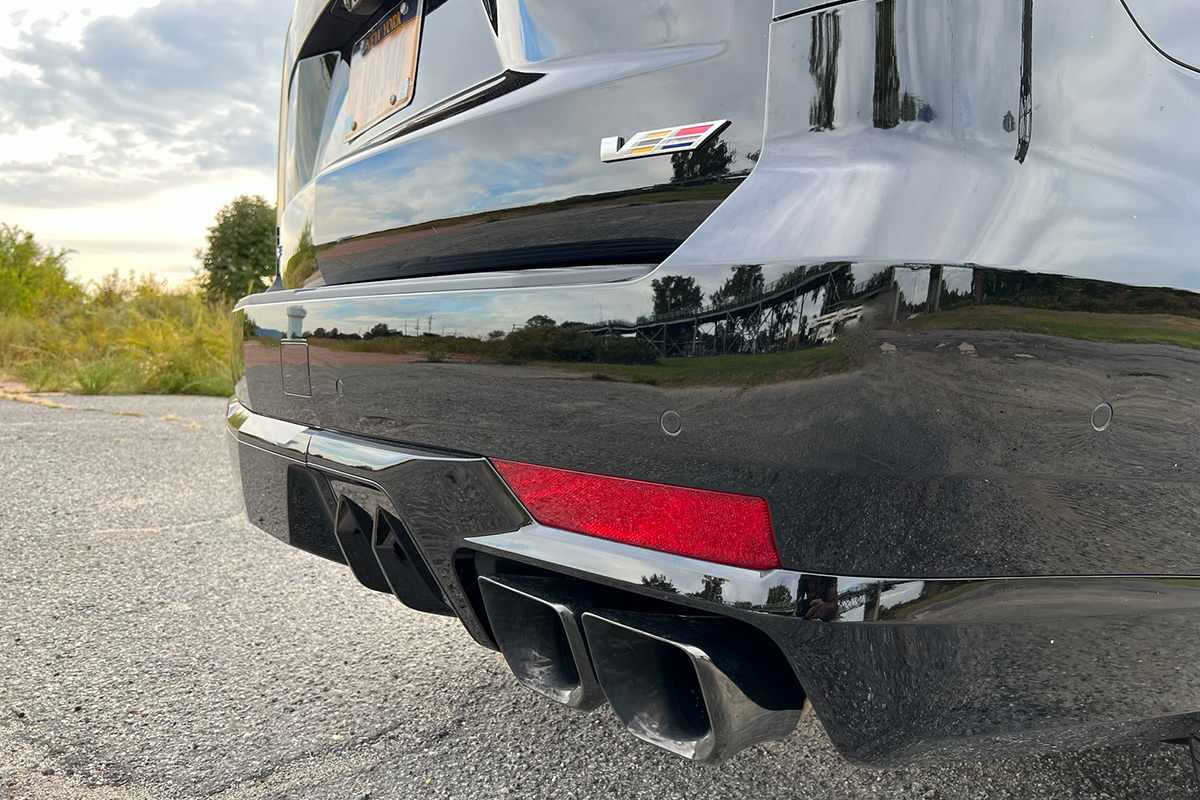 2023 Cadillac Escalade-V exhaust tips