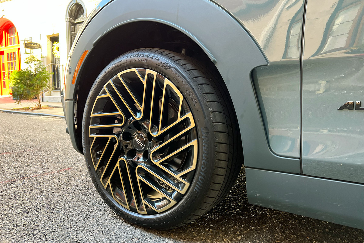 2023 MINI Cooper S Clubman ALL4 wheels